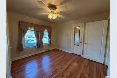 135 10th Street, Carmi, IL 62821 - Photo 15