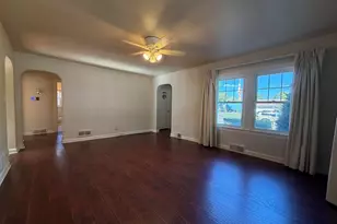 135 10th St, Carmi, IL 62821 - Photo 5