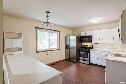 3403 4th Street, East Moline, IL 61244 - Photo 7