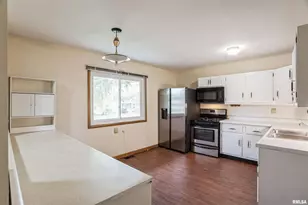 3403 4th St, East Moline, IL 61244 - Photo 7