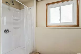 3403 4th St, East Moline, IL 61244 - Photo 25