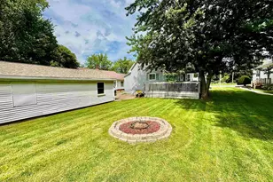 1215 13th St, Viola, IL 61486 - Photo 3