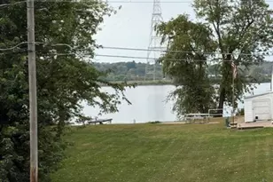 328 Island Ave Ave, East Moline, IL 61244 - Photo 13