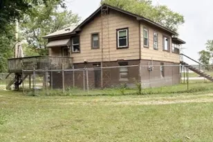 328 Island Ave Ave, East Moline, IL 61244 - Photo 3