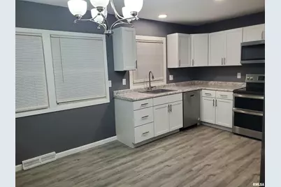 2211 Waveland Drive, Bettendorf, IA 52722 - Photo 7