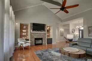 1532 Winsor Dr, Quincy, IL 62305 - Photo 3