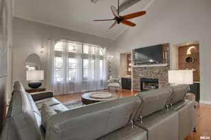 1532 Winsor Dr, Quincy, IL 62305 - Photo 9