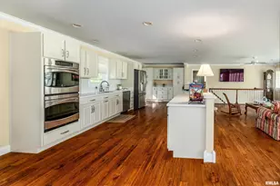 313 Country Club Ln, Harrisburg, IL 62946 - Photo 15