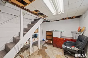 2400 32nd St, Rock Island, IL 61201 - Photo 13