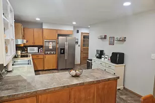 803 Maas Rd, Quincy, IL 62305 - Photo 9