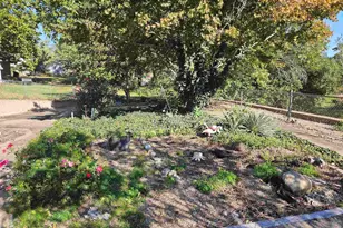 2131 W Sunnybrook Dr, Quincy, IL 62301 - Photo 5