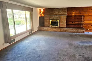 2131 W Sunnybrook Dr, Quincy, IL 62301 - Photo 9