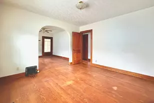 422 45th St, Moline, IL 61265 - Photo 9