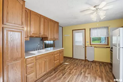 1121 W 6th Street, Milan, IL 61264 - Photo 5