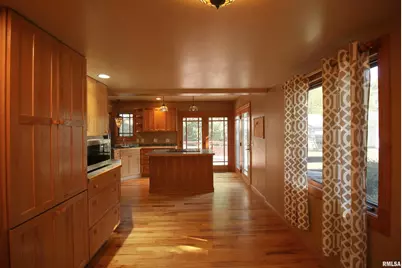 903 E 2nd Avenue, Monmouth, IL 61462 - Photo 13