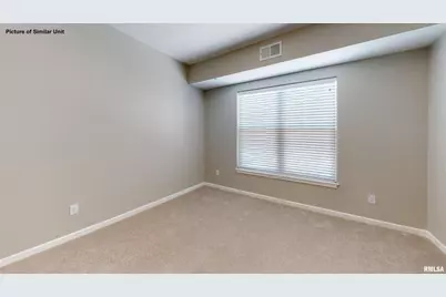 2592 Middle Road #120, Bettendorf, IA 52722 - Photo 11