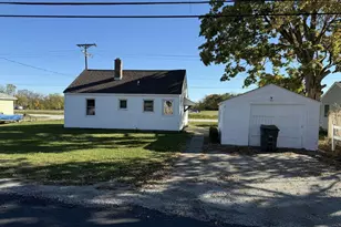 3 Suburban, Milan, IL 61264 - Photo 5