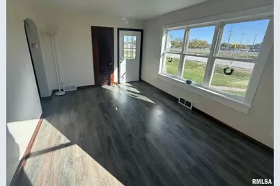 3 Suburban, Milan, IL 61264 - Photo 9