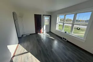 3 Suburban, Milan, IL 61264 - Photo 9