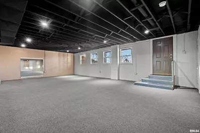 7216 Valley Drive, Bettendorf, IA 52722 - Photo 43