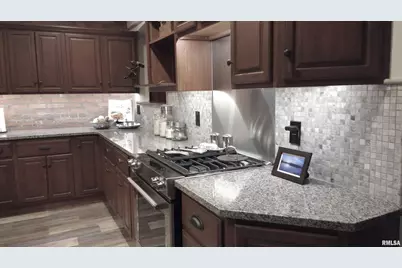 7216 Valley Drive, Bettendorf, IA 52722 - Photo 15