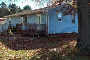 862 270th St, Viola, IL 61486 - Photo 3