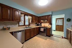 206 Daras Dr, Carmi, IL 62821 - Photo 13