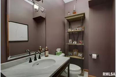 5585 Wood Crest Drive, Quincy, IL 62305 - Photo 9