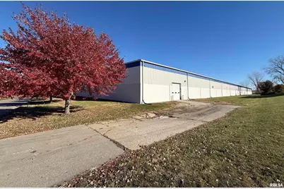 8201 W 42nd Street, Rock Island, IL 61201 - Photo 3