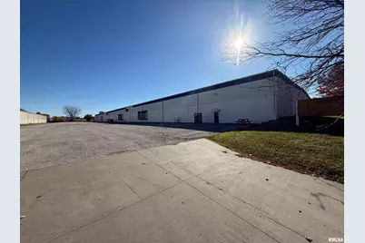 8201 W 42nd Street, Rock Island, IL 61201 - Photo 1