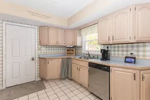 592 Lake Dr, Woodhull, IL 61490 - Photo 9