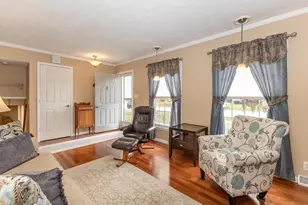 592 Lake Dr, Woodhull, IL 61490 - Photo 7