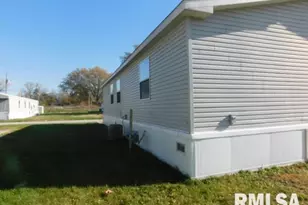 120 W 7th St, Coal Valley, IL 61240 - Photo 3