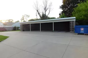 411 34th Ave, East Moline, IL 61244 - Photo 5