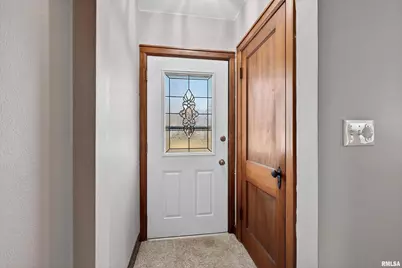 803 Holmes Street, Bettendorf, IA 52722 - Photo 5