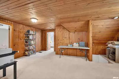 803 Holmes Street, Bettendorf, IA 52722 - Photo 21