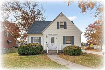 803 Holmes Street, Bettendorf, IA 52722 - Photo 1