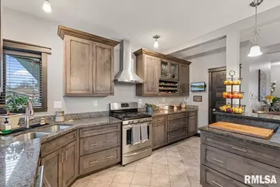 302 9th Street, Silvis, IL 61282 - Photo 15