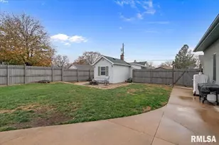 302 9th St, Silvis, IL 61282 - Photo 57