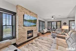 302 9th St, Silvis, IL 61282 - Photo 11