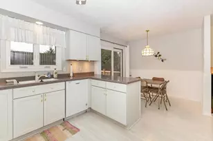 2705 36th St, Rock Island, IL 61201 - Photo 3