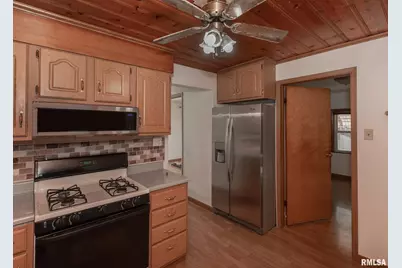 2802 Archer Dr Drive, East Moline, IL 61244 - Photo 9