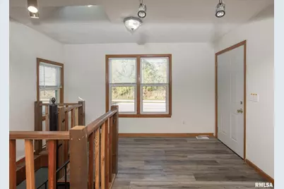 2802 Archer Dr Drive, East Moline, IL 61244 - Photo 5