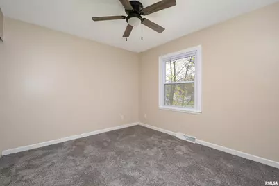 3205 Candlewick Drive, Bettendorf, IA 52722 - Photo 15