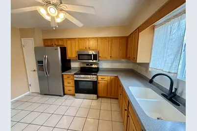 3721 35th Street #4, Moline, IL 61265 - Photo 7