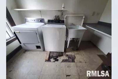 1031 10th Avenue, Rock Island, IL 61201 - Photo 7