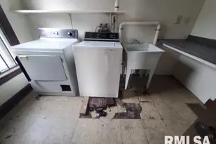 1031 10th Ave, Rock Island, IL 61201 - Photo 7