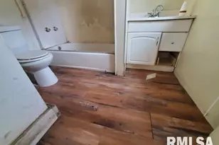 1031 10th Ave, Rock Island, IL 61201 - Photo 5