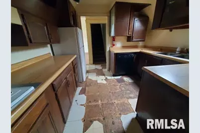 1031 10th Avenue, Rock Island, IL 61201 - Photo 11