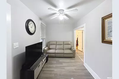 2320 18th Street A, Moline, IL 61265 - Photo 5